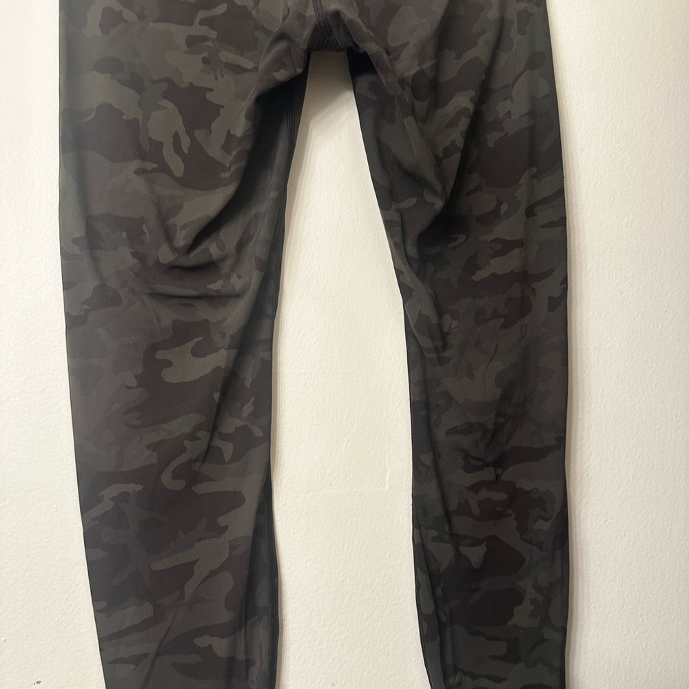 Lululemon Camouflage leggings size 8